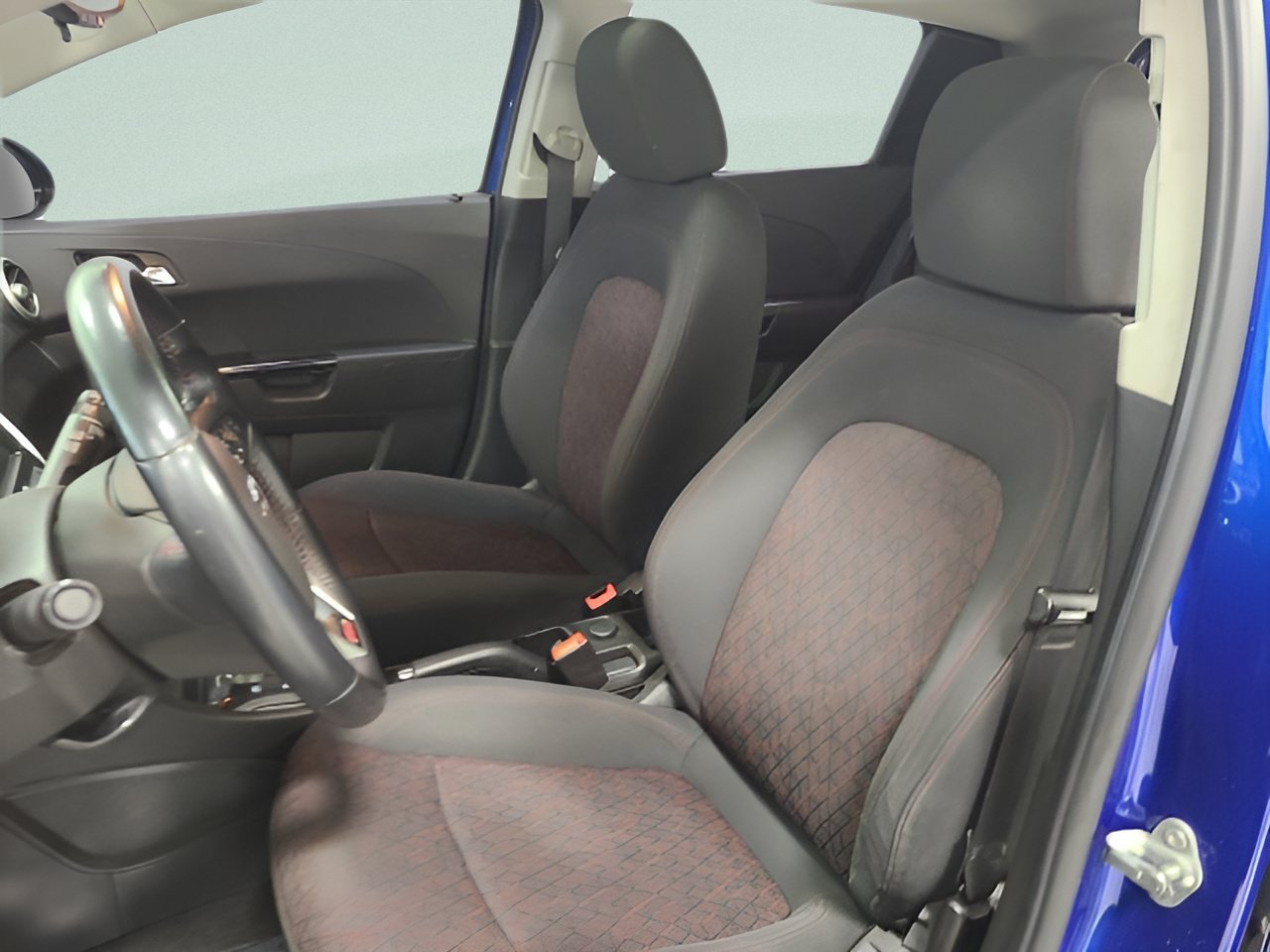 Used 2019 Chevrolet Sonic LT w/ Convenience Package FWD image 16