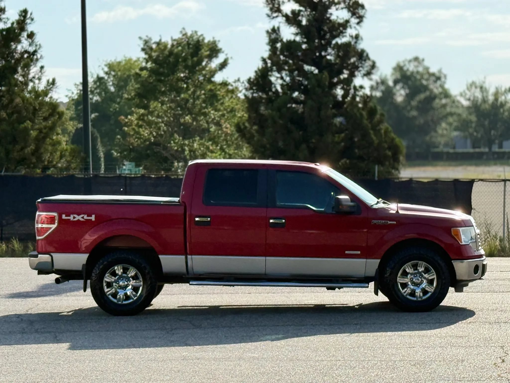 Used 2011 Ford F150 XLT w/ XLT Chrome Pkg AWD/4WD image 7