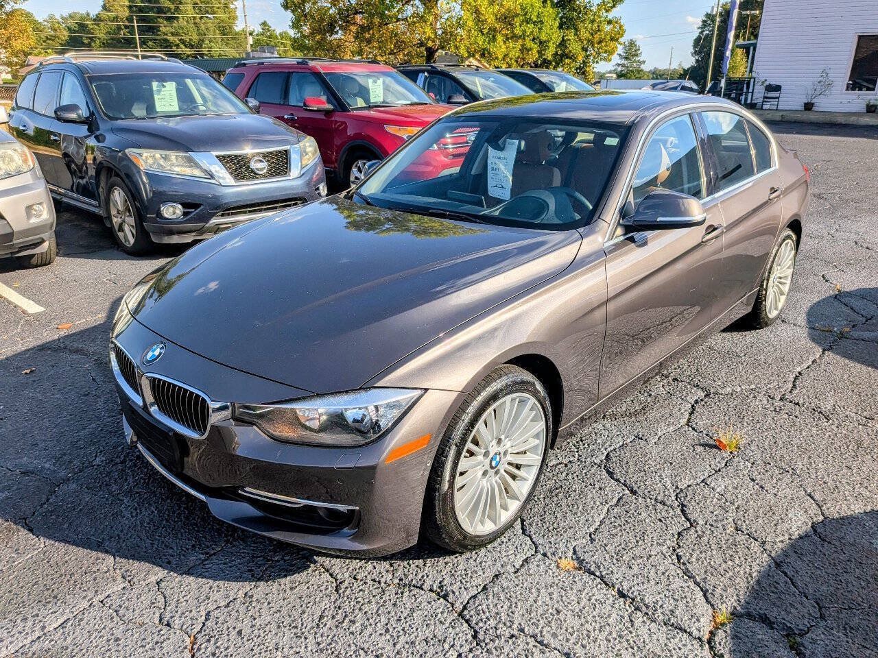 Used 2013 BMW 328i xDrive Sedan AWD/4WD image 2