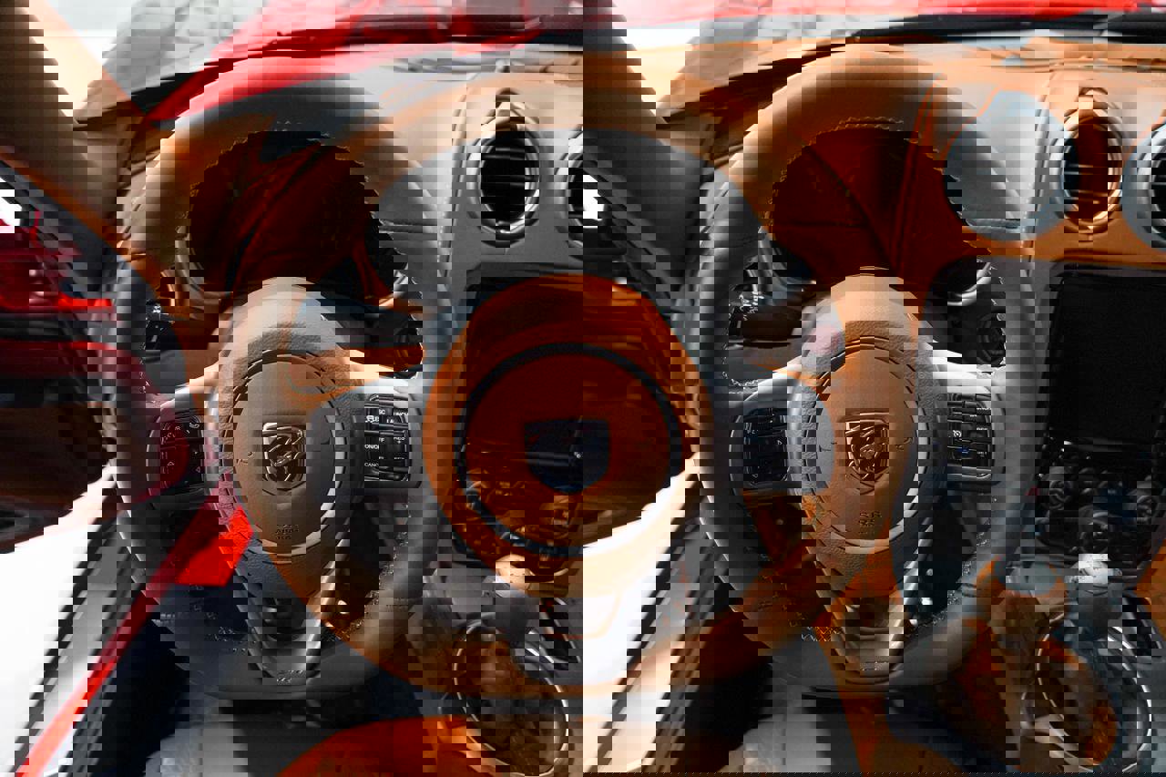 Used 2013 SRT Viper GTS w/ GTS Laguna Interior Pkg image 10