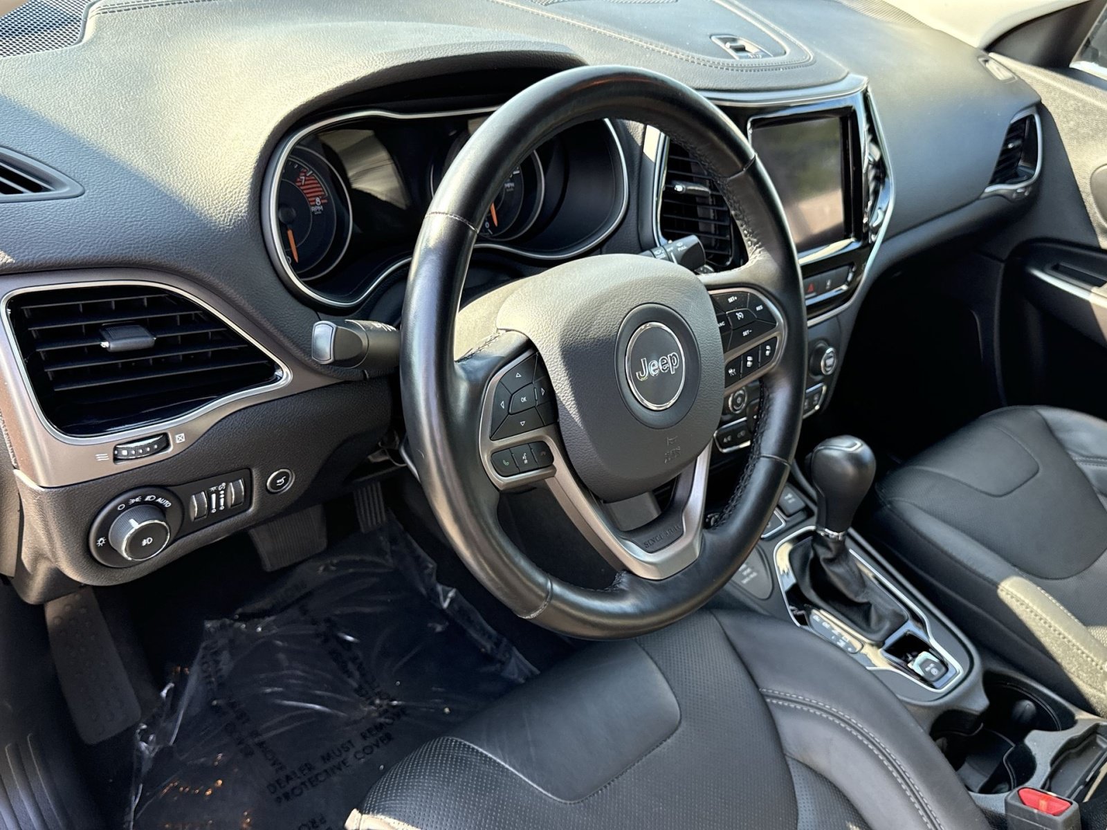Used 2021 Jeep Cherokee Limited AWD/4WD image 16