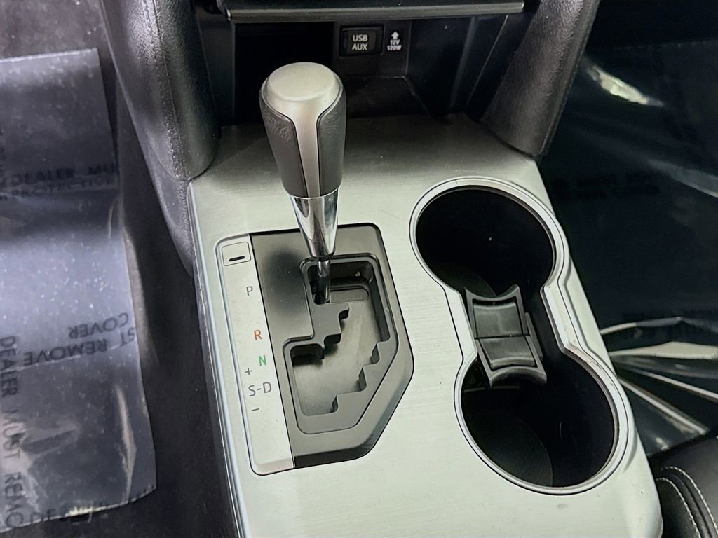 Used 2014 Toyota Camry SE FWD image 7