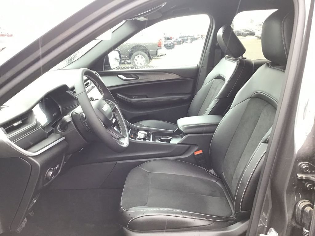 New 2025 Jeep Grand Cherokee L Laredo w/ Trailer Tow Package image 12