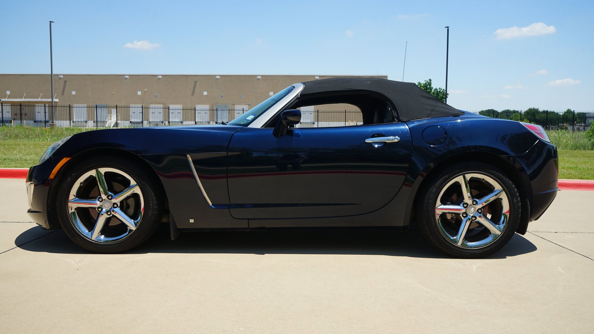 Used 2008 Saturn Sky Red Line RWD image 6