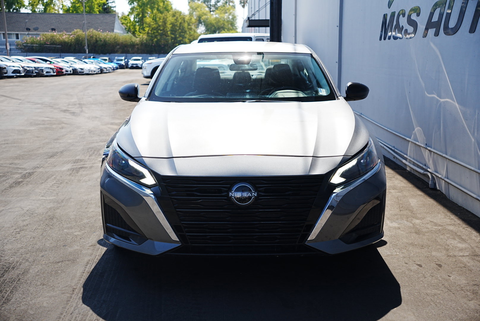 Used 2024 Nissan Altima 2.5 SV image 2