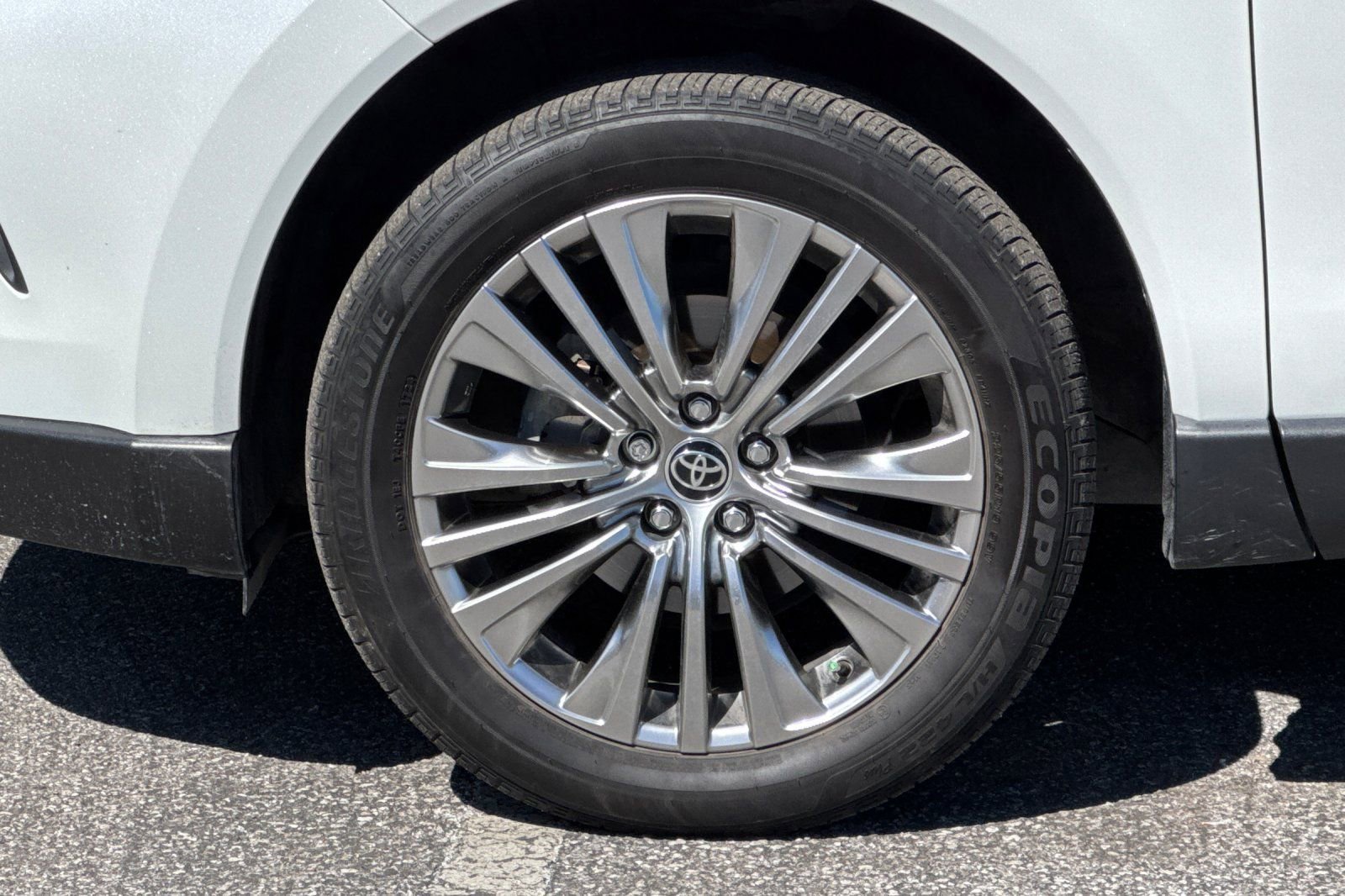 Used 2024 Toyota Venza Limited AWD/4WD image 27