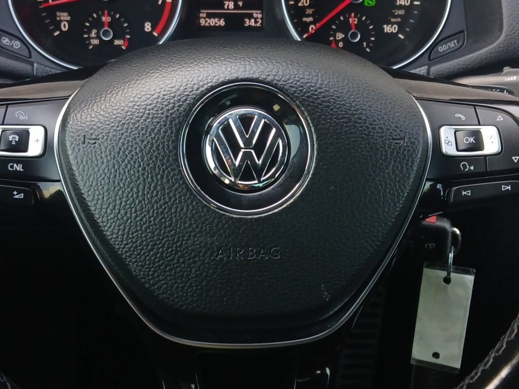 Used 2018 Volkswagen Passat 2.0T R-Line w/ R-Line Lighting Package FWD image 5