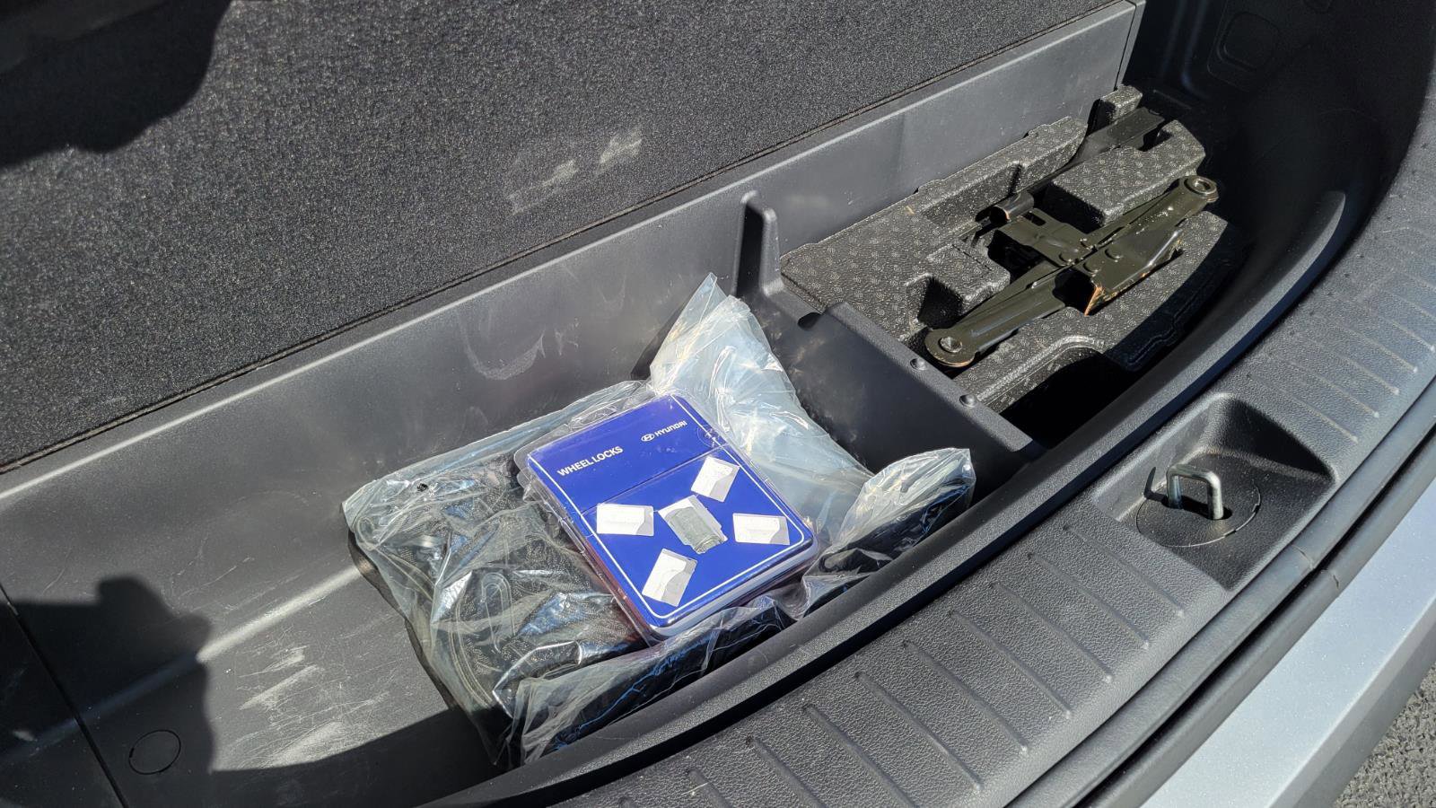 Used 2023 Hyundai Santa Fe SEL w/ Winter Weather Package image 43