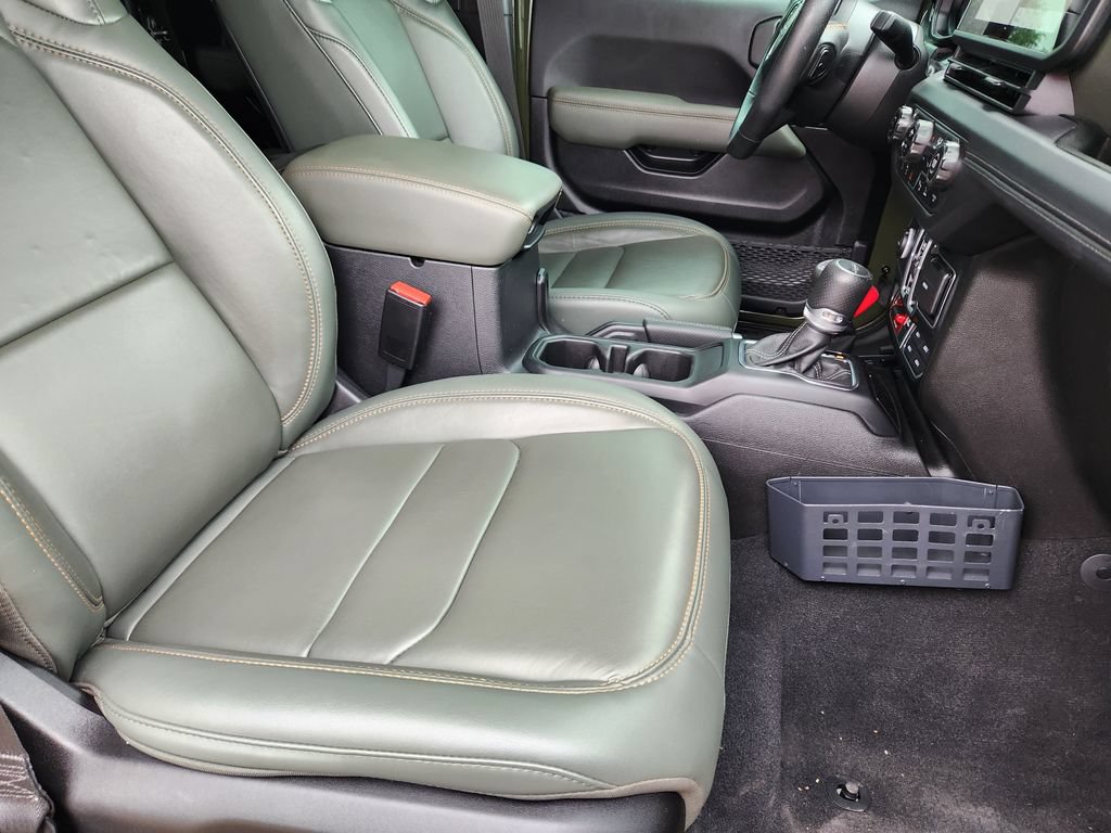 Used 2024 Jeep Gladiator Mojave AWD/4WD image 13
