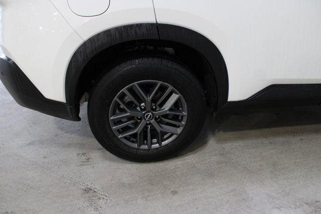 Used 2023 Nissan Rogue S image 10