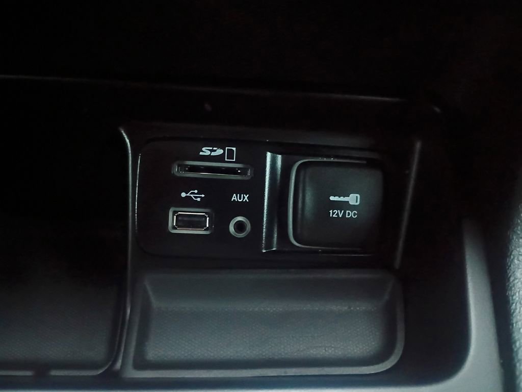 Used 2018 Jeep Cherokee Latitude Plus image 6