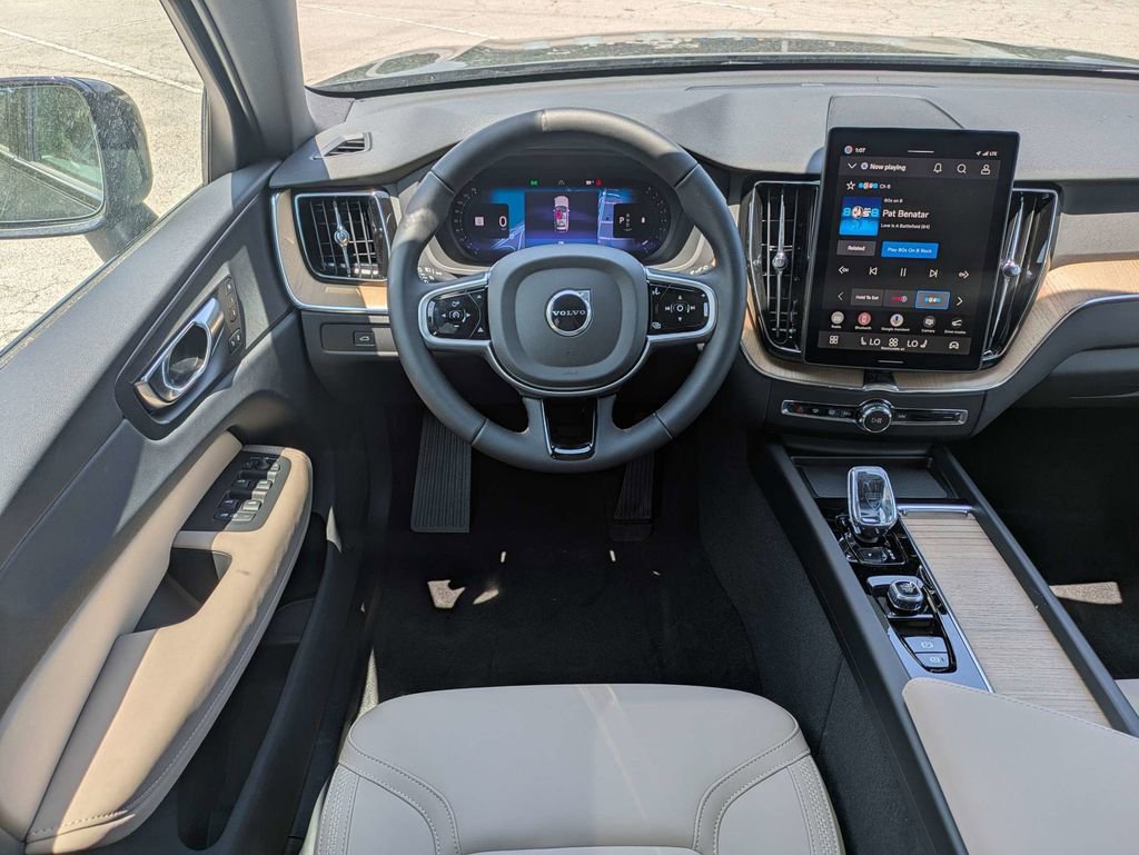 New 2026 Volvo XC60 B5 Core AWD/4WD image 18