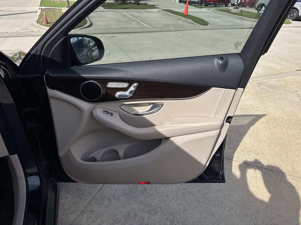Used 2017 Mercedes-Benz GLC 300 image 15
