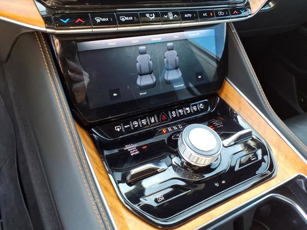 Used 2024 Jeep Grand Wagoneer L Series III image 32