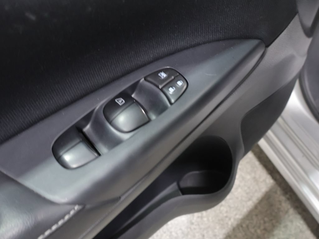 Used 2016 Nissan Sentra S FWD image 13