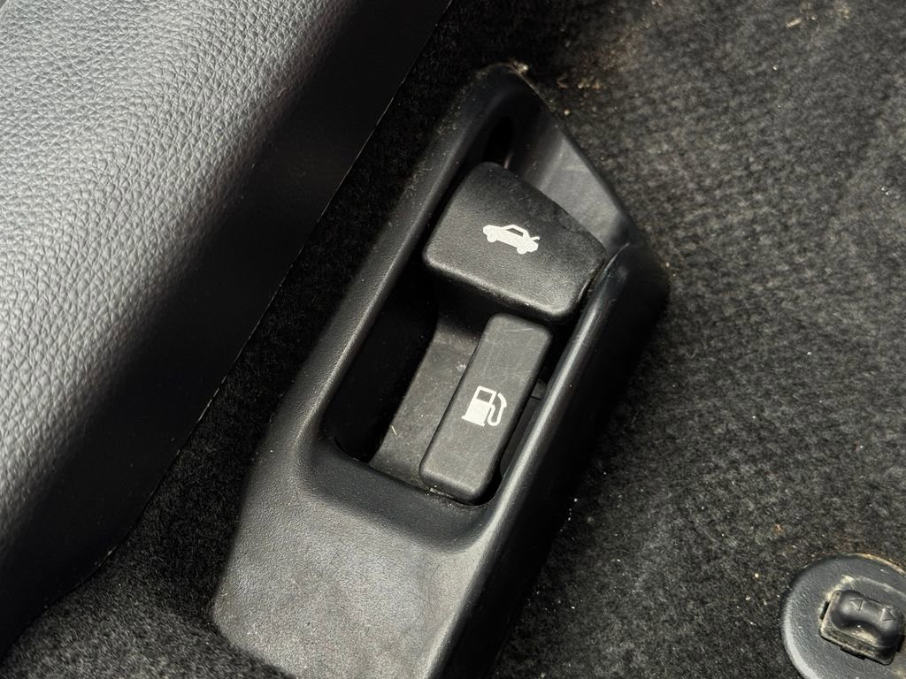 Used 2024 Toyota Corolla SE FWD image 32