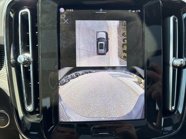 Used 2025 Volvo XC40 B5 Plus AWD/4WD image 27