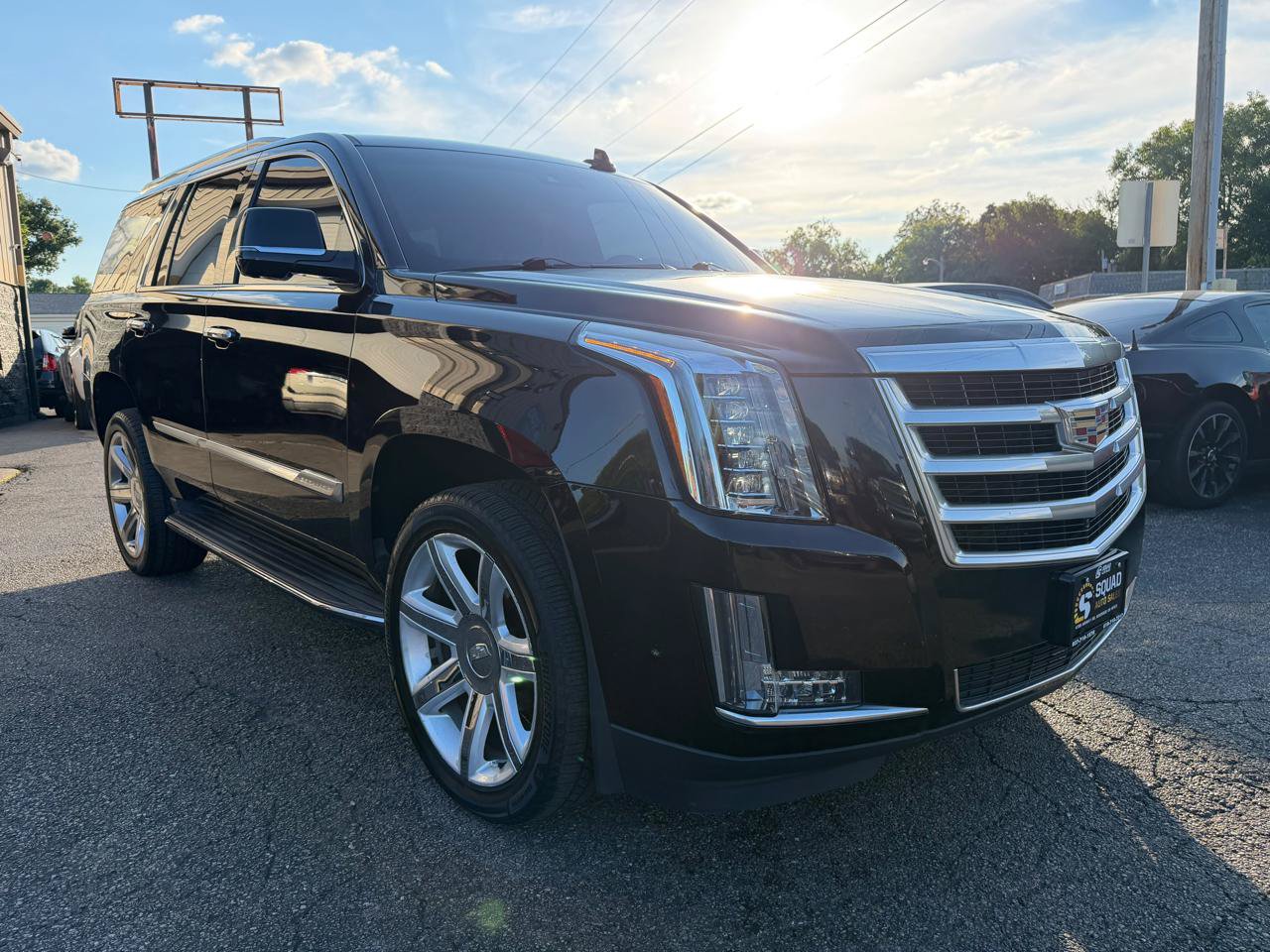 Used 2019 Cadillac Escalade Luxury AWD/4WD image 7