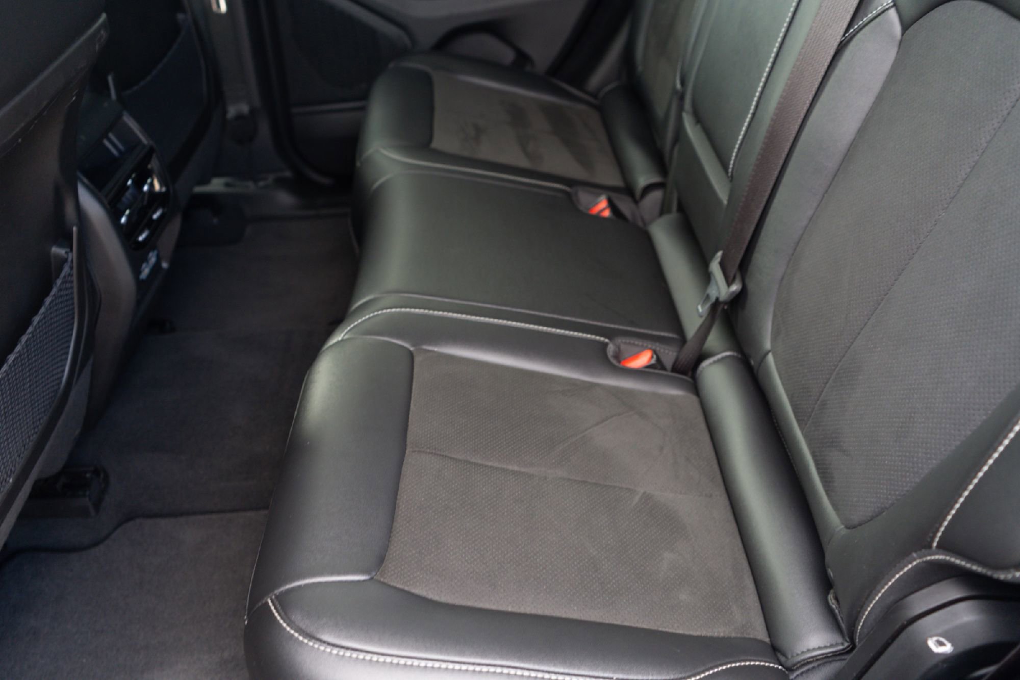 Used 2023 Jeep Grand Cherokee Altitude AWD/4WD image 25