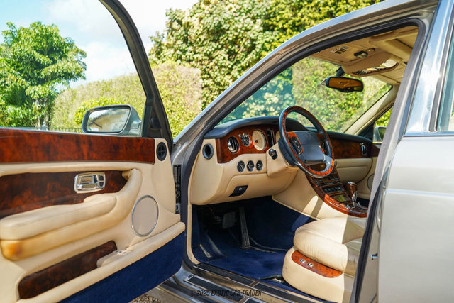 Used 2003 Bentley Arnage R RWD image 20