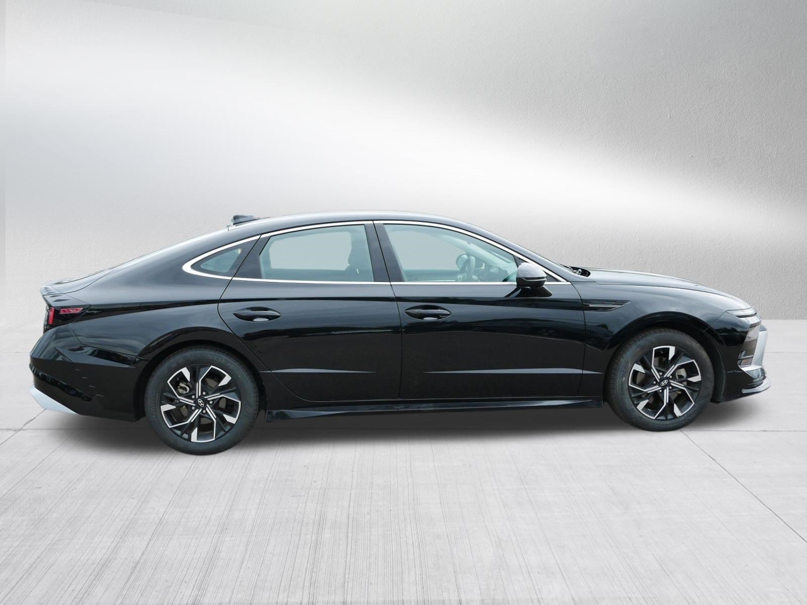 Certified 2025 Hyundai Sonata SEL FWD image 8