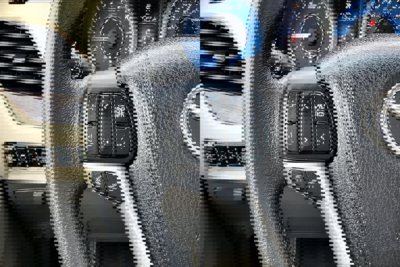 Used 2016 Toyota Sienna XLE w/ XLE Navigation Package image 24