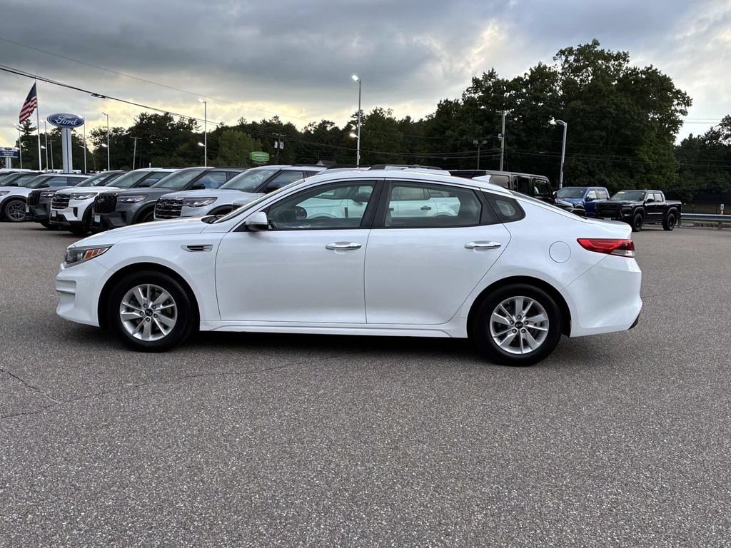 Used 2017 Kia Optima LX FWD image 4