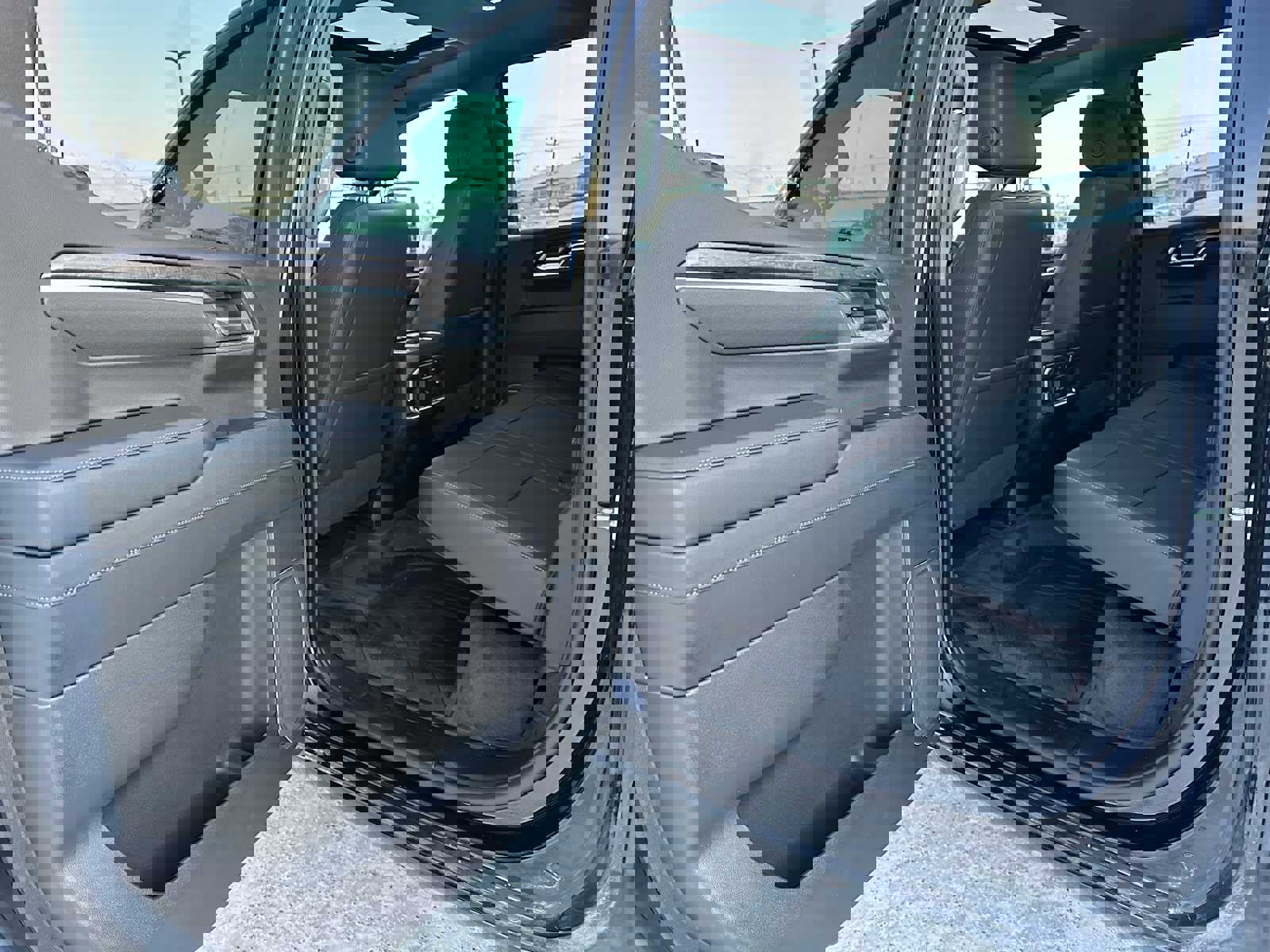 Used 2025 Chevrolet Silverado 1500 LTZ w/ LTZ Premium Package image 15