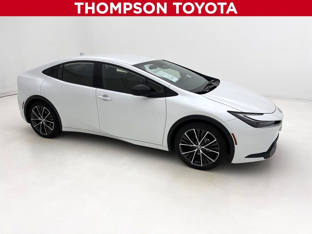 Used 2025 Toyota Prius XLE image 1