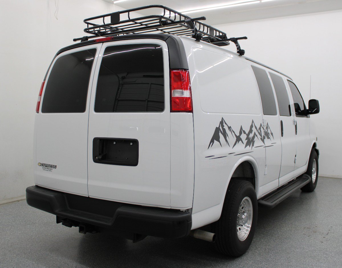 Used 2025 Chevrolet Express 2500 w/ Driver Convenience Package RWD image 5