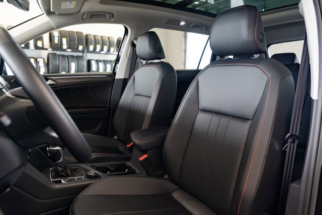 Used 2024 Volkswagen Tiguan Wolfsburg Edition image 23