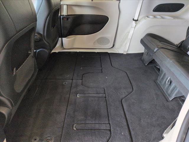 Used 2020 Chrysler Pacifica Touring-L w/ Advanced Safetytec Group image 18