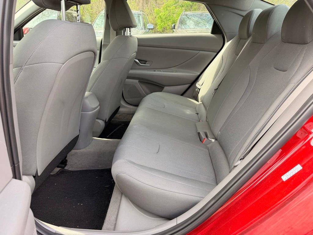 Certified 2023 Hyundai Elantra SE FWD image 25