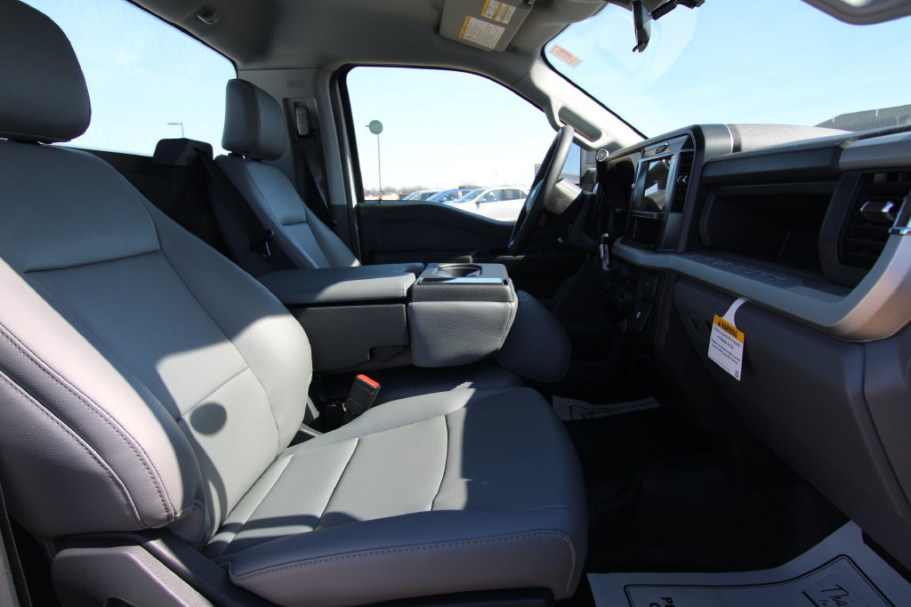 New 2026 Ford F350 XL w/ FX4 Off-Road Package AWD/4WD image 7