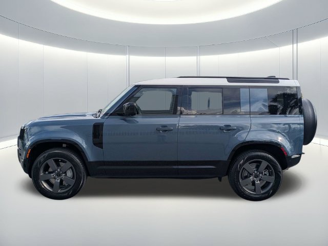 Used 2026 Land Rover Defender 110 X-Dynamic SE AWD/4WD image 2