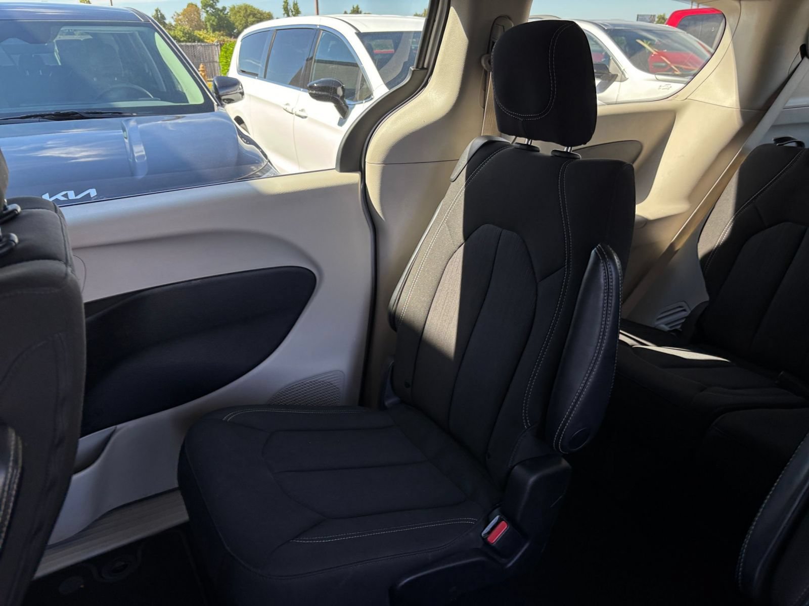 Used 2023 Chrysler Voyager LX FWD image 41