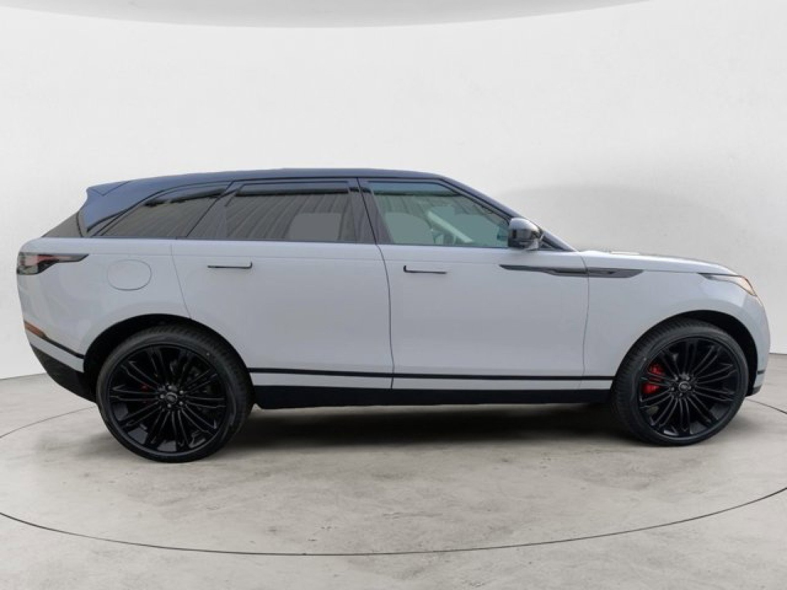 New 2025 Land Rover Range Rover Velar Dynamic SE image 6
