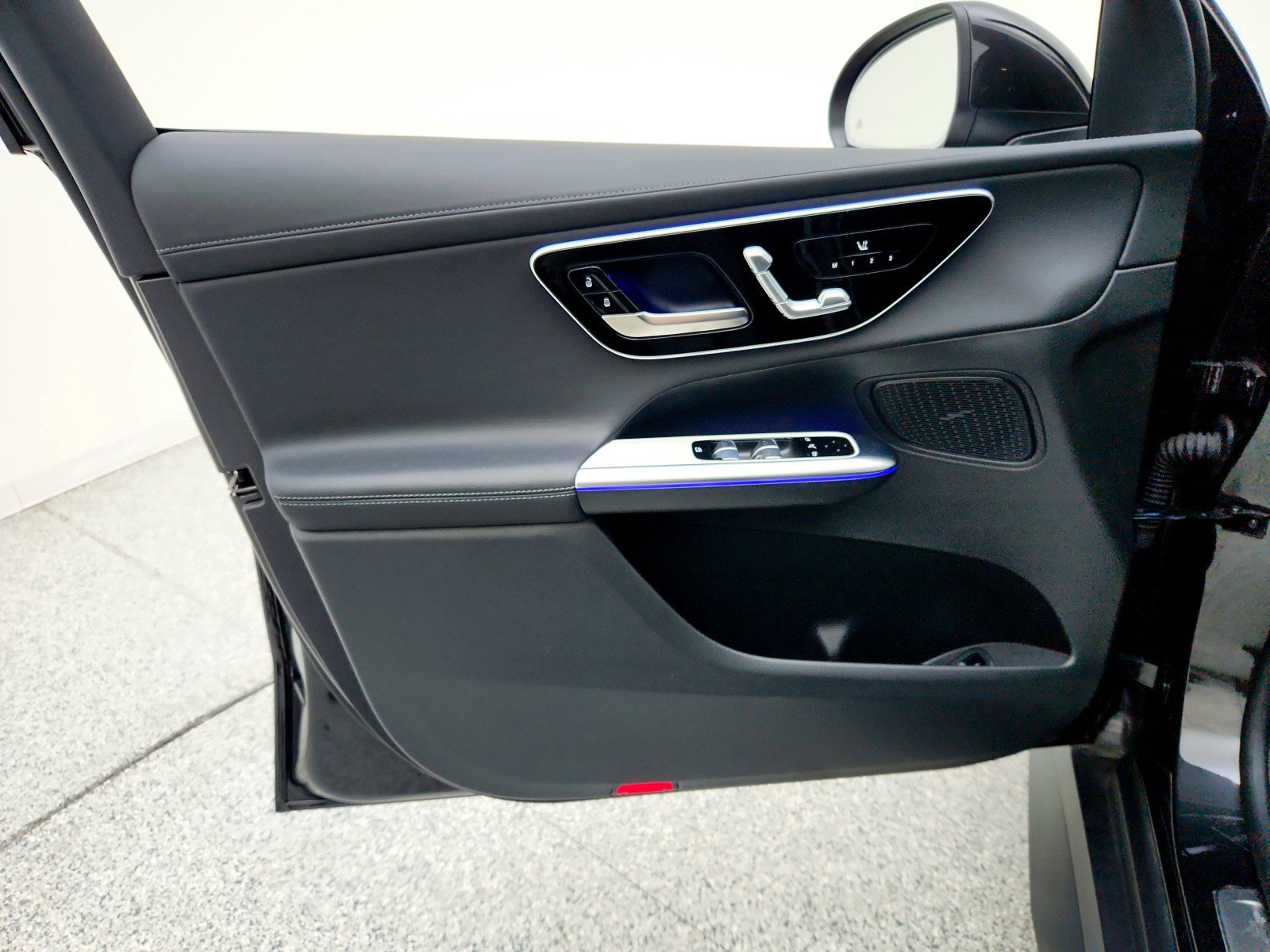 Certified 2025 Mercedes-Benz GLC 300 4MATIC w/ AMG Line image 21