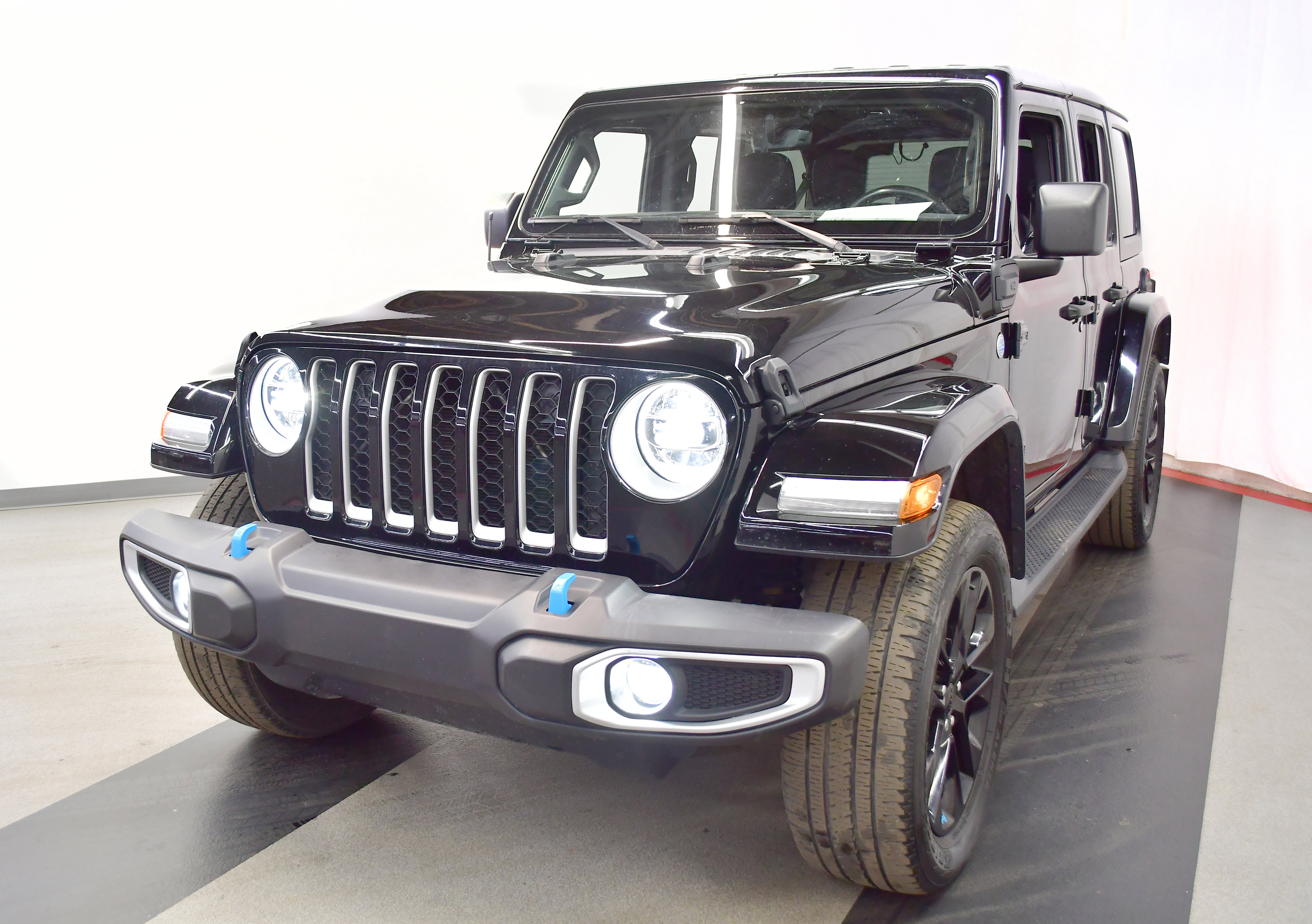 Used 2022 Jeep Wrangler Unlimited Sahara image 5