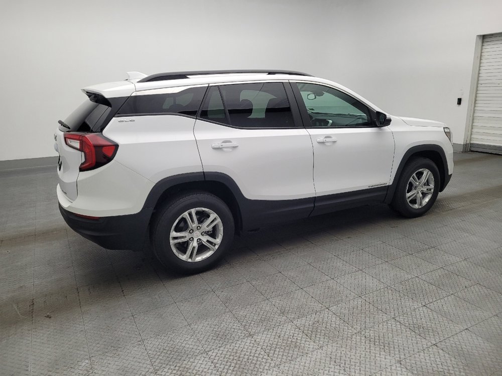 Used 2023 GMC Terrain SLE w/ Driver Convenience Package image 10