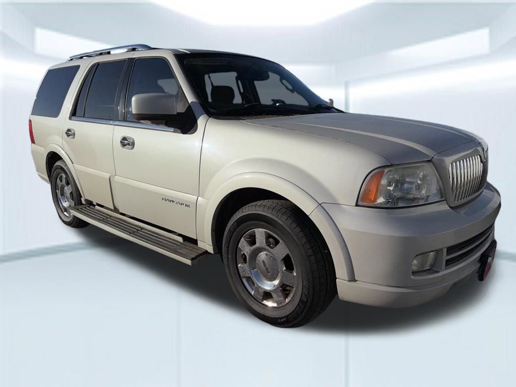 Used 2005 Lincoln Navigator Luxury image 8