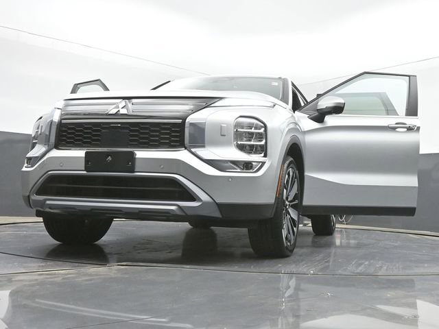 Used 2025 Mitsubishi Outlander SE AWD/4WD image 51