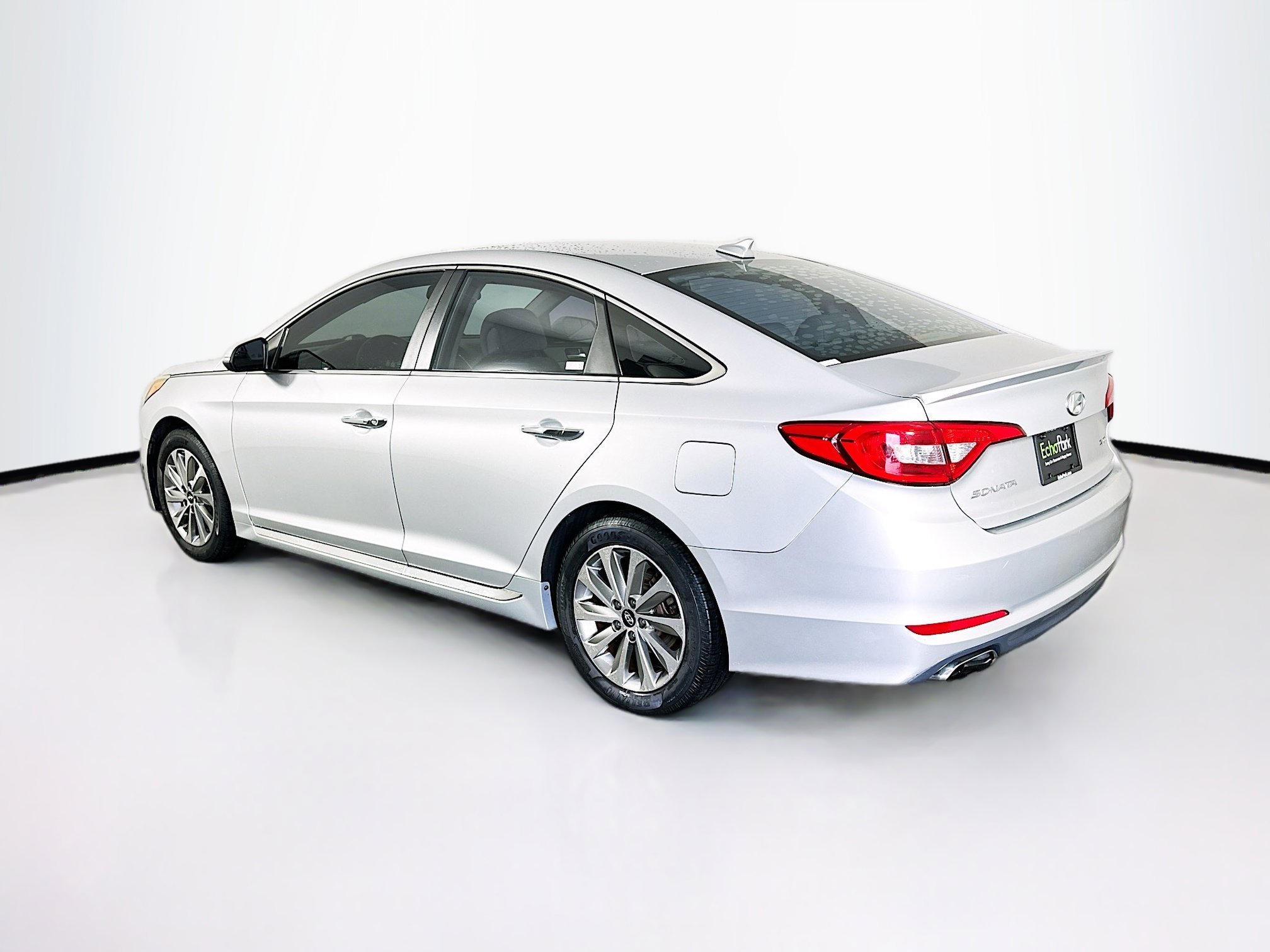 Used 2017 Hyundai Sonata Sport w/ Value Edition Package 02 FWD image 5