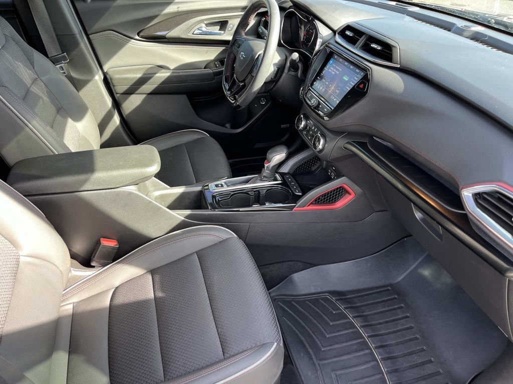Used 2022 Chevrolet TrailBlazer RS w/ Sun and Liftgate Package image 22
