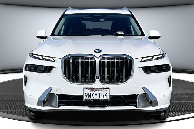 Used 2024 BMW X7 xDrive40i image 2