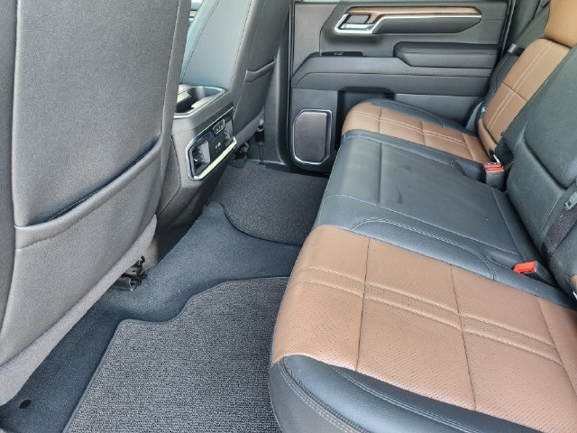 Used 2025 Chevrolet Silverado 2500 High Country w/ Technology Package AWD/4WD image 32