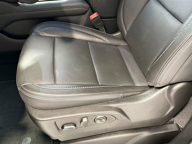 Used 2025 GMC Yukon XL Denali image 19