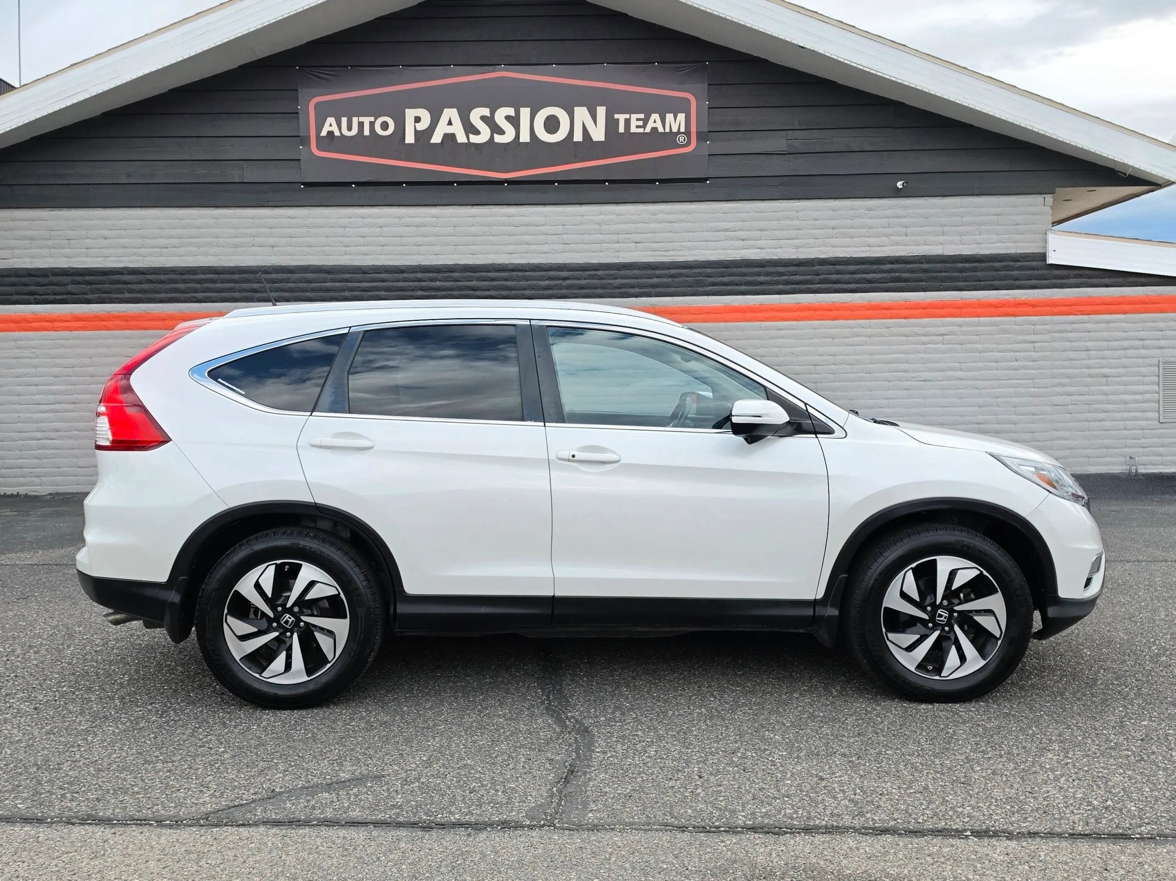 Used 2015 Honda CR-V Touring image 6