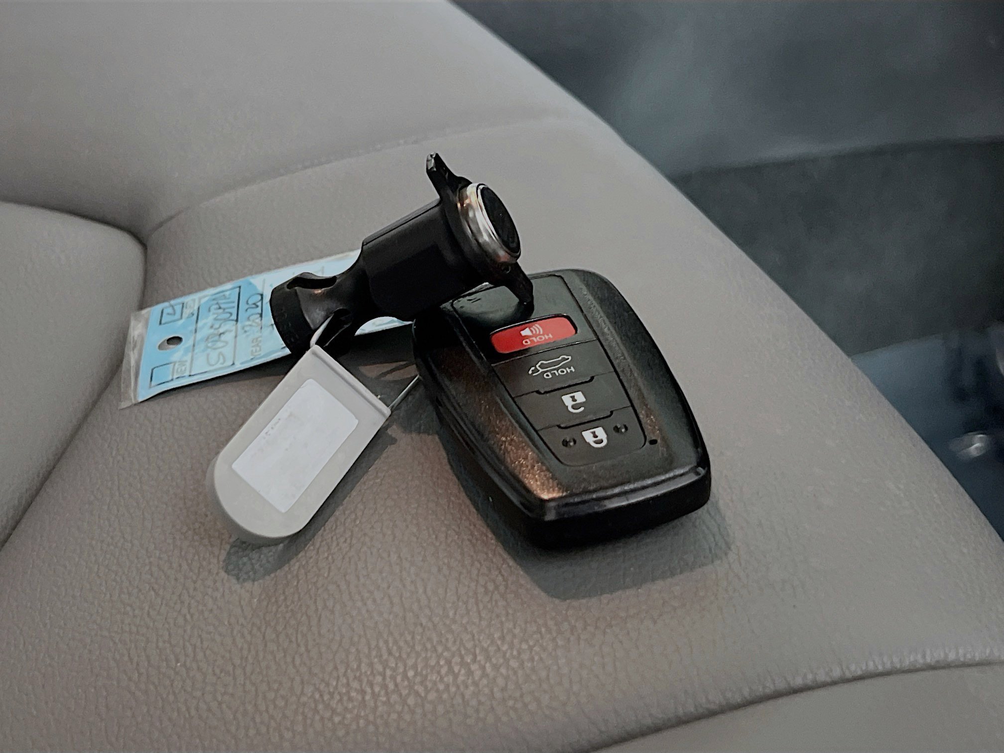 Used 2020 Toyota Highlander XLE image 36