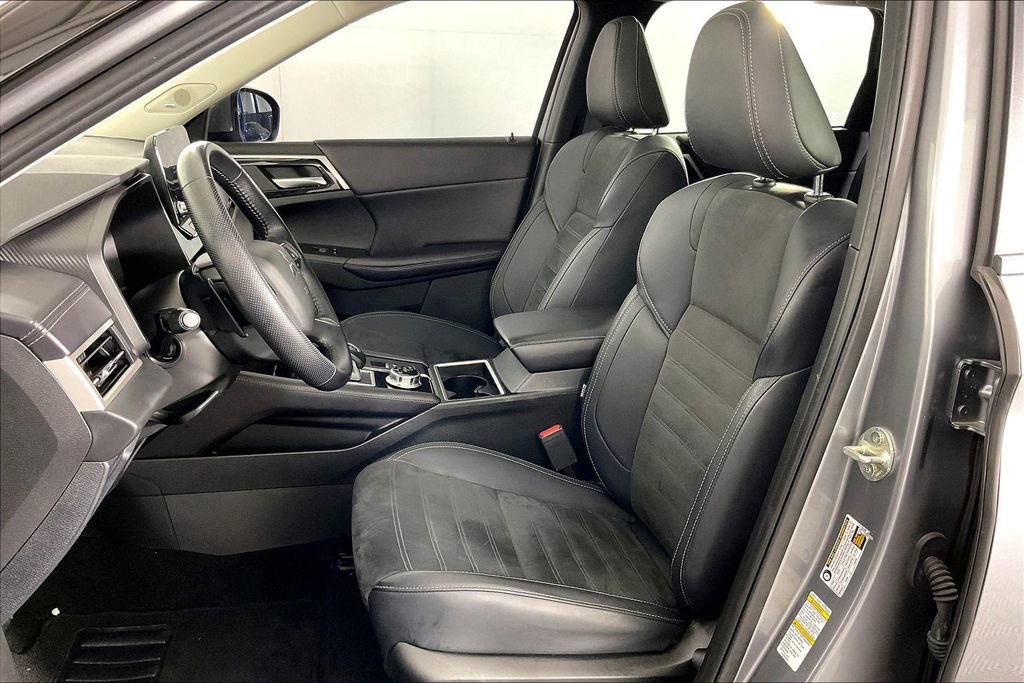 Used 2024 Mitsubishi Outlander SE FWD image 35